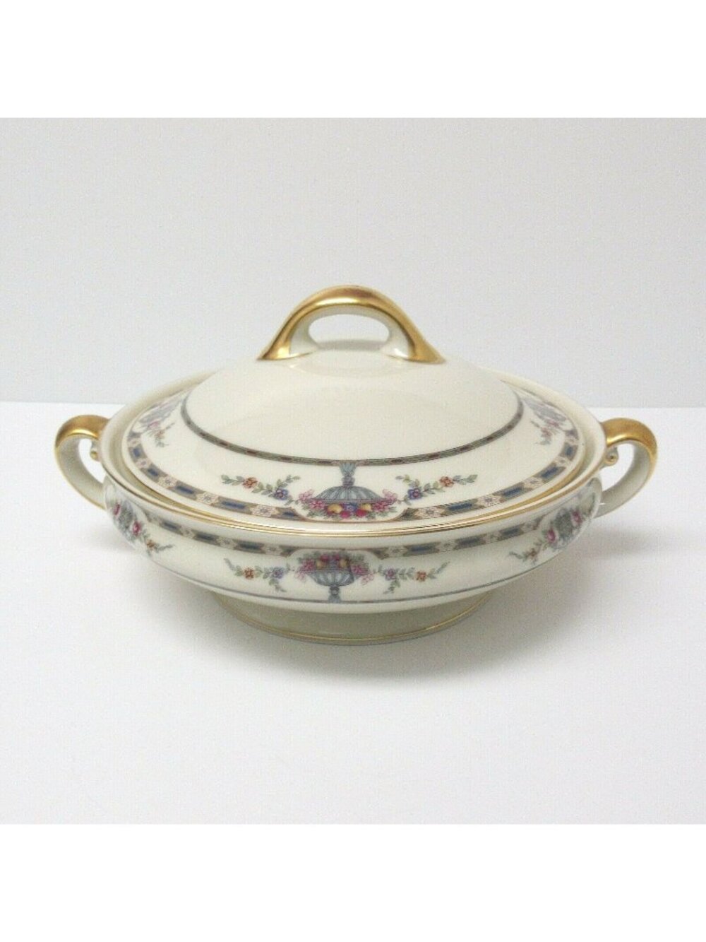 The Chatham by Tirschenreuth Bavaria Round Covered Vegetable Bowl Gold Trim